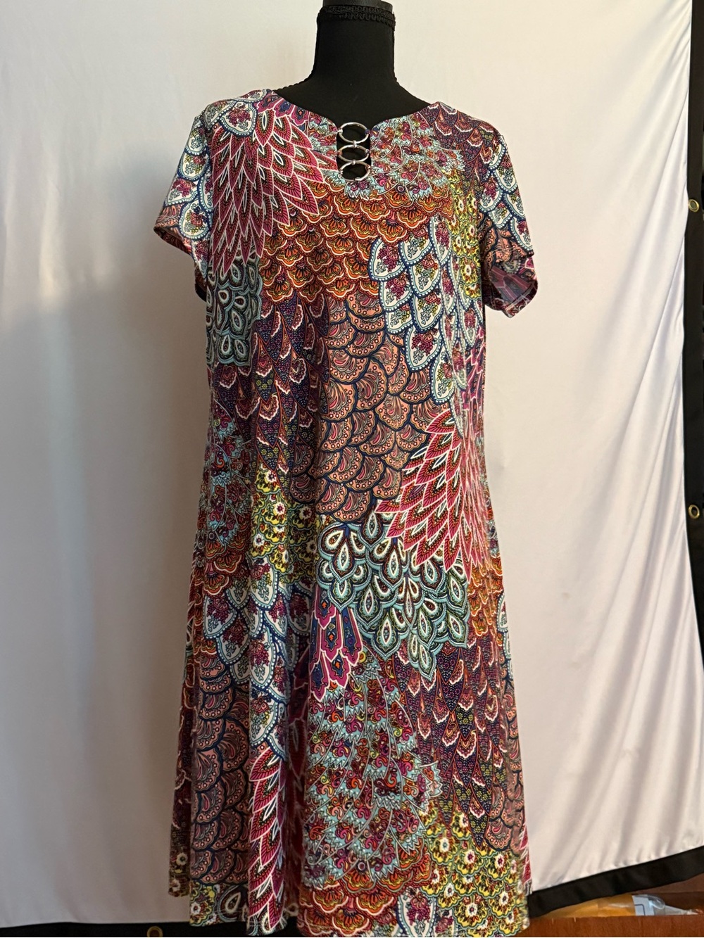 MSK Multicolor Peacock Print Short Sleeve Dress with Ring Detail